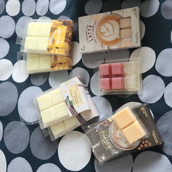 Electric wax warmer with melts - Picture 2 of 10